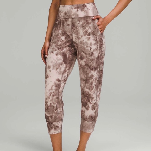 Lululemon Align High-Rise Cropped Jogger
Diamond Dye Mink Bery Lunar - Picture 5 of 8